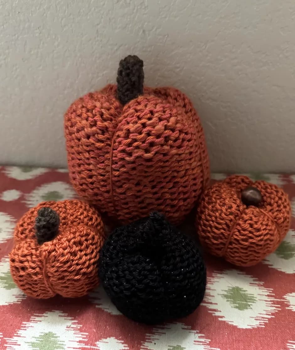 Yarn Pumpkins DIY Patterns